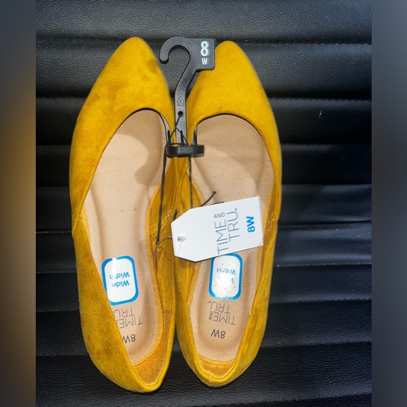 Size 8WIDE mustard colored flats - Picture 2 of 2